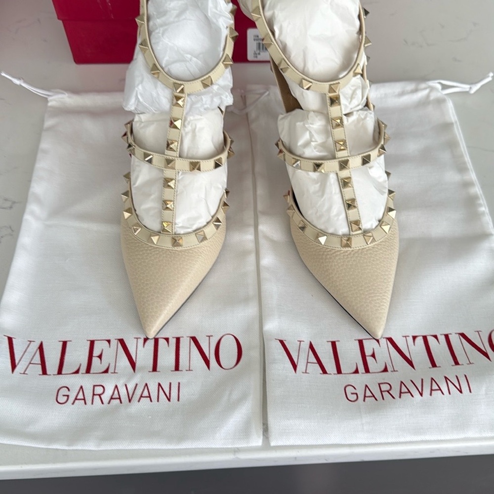 ❌NOT FORSALE❌ Valentino Garavani Caged 100 Pebbled Calfskin Ivory Pumps Sz 42/12